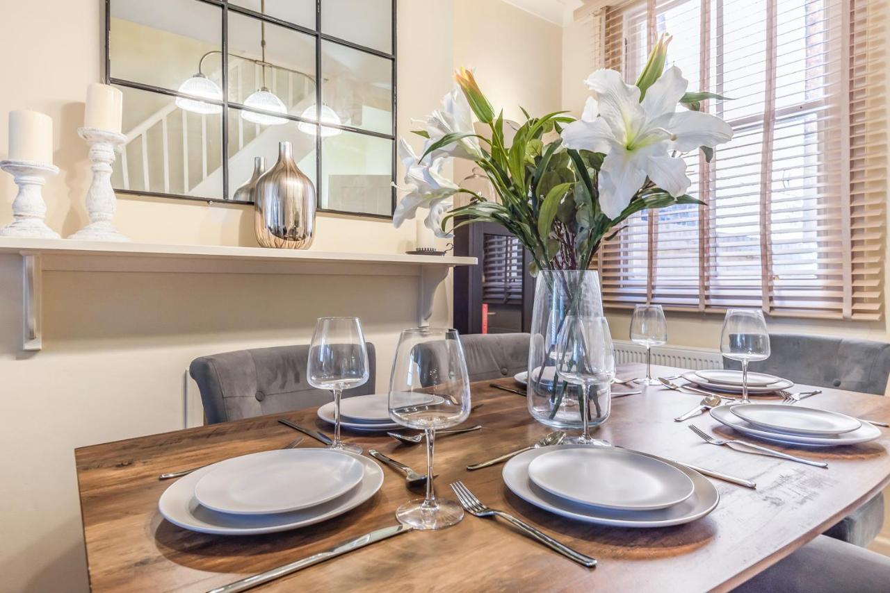 Centre Cottage, Sleeps 6 With Free Parking * Chester