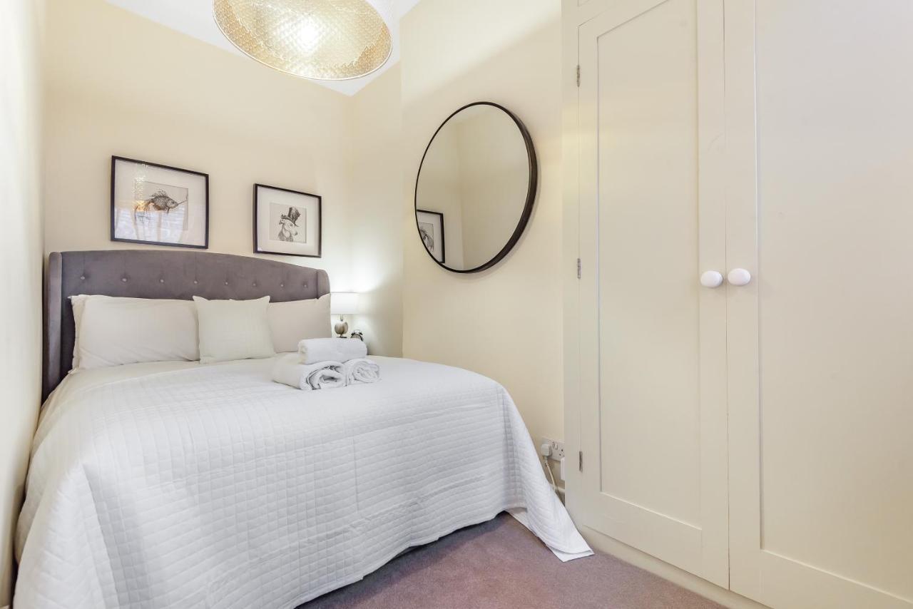 Holiday home Centre Cottage, Sleeps 6 With Free Parking